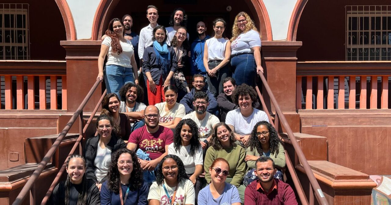Jovens participando do Módulo III da Escola dos Afetos, refletindo sobre instintos e espiritualidade inaciana no Anchietanum