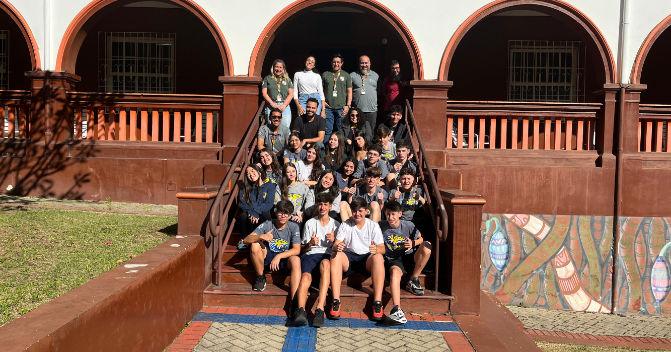 ovens participam de jornada de autoconhecimento no Centro MAGIS Anchietanum durante dia de formação.